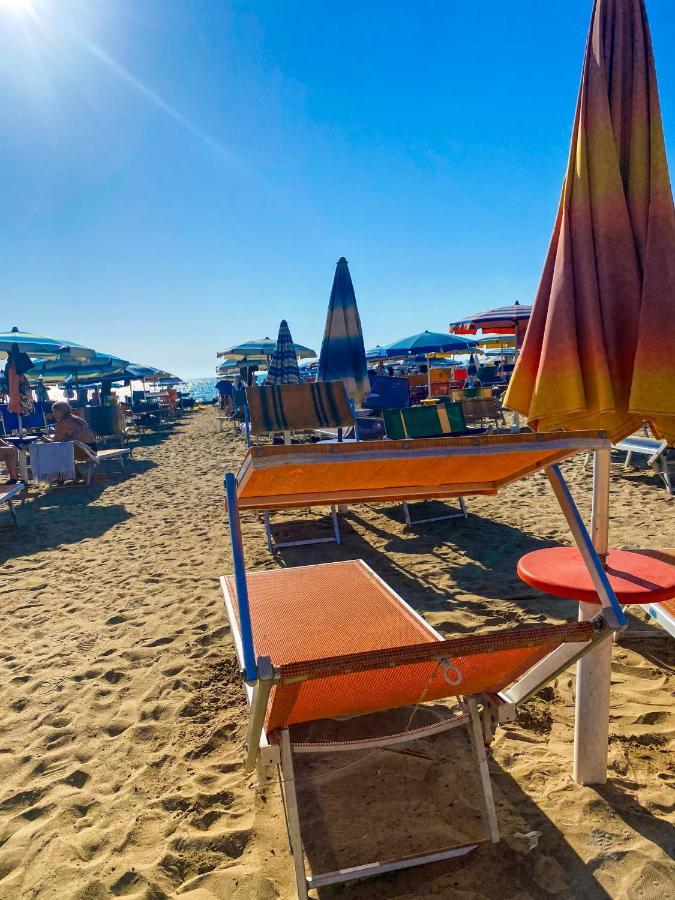 Te Bujtina Hotel- Cozy Stay With Traditional Breakfast Near Beach Golem  Exteriér fotografie