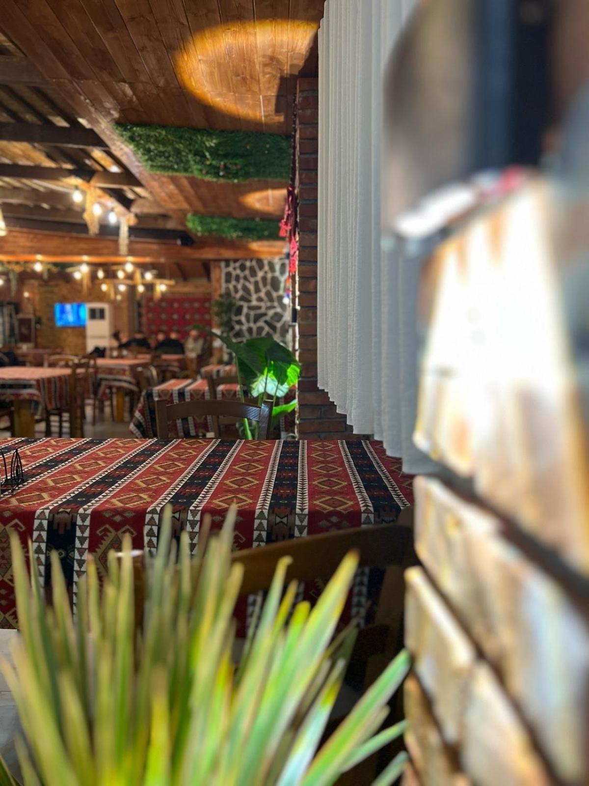 Te Bujtina Hotel- Cozy Stay With Traditional Breakfast Near Beach Golem  Exteriér fotografie