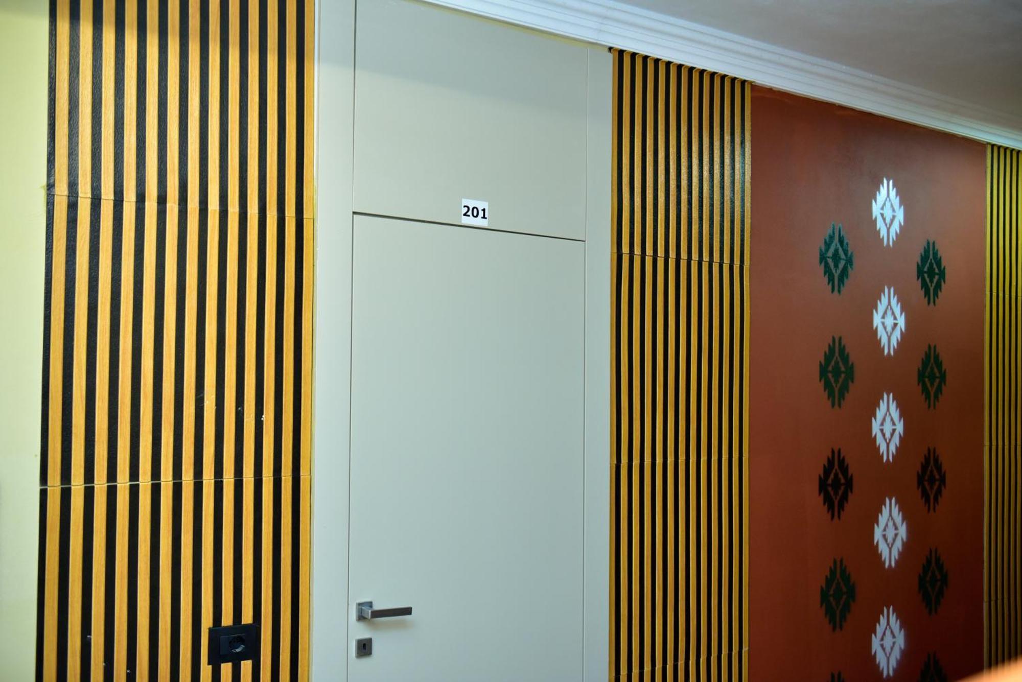 Te Bujtina Hotel- Cozy Stay With Traditional Breakfast Near Beach Golem  Exteriér fotografie